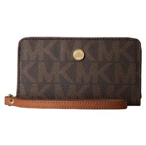 Michael Kors Slim Tech Wristlet